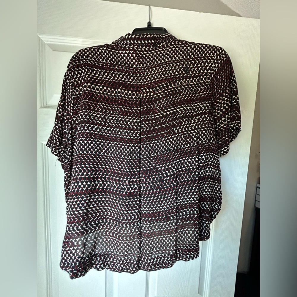 Women’s Volcom button up - Picture 2 of 4